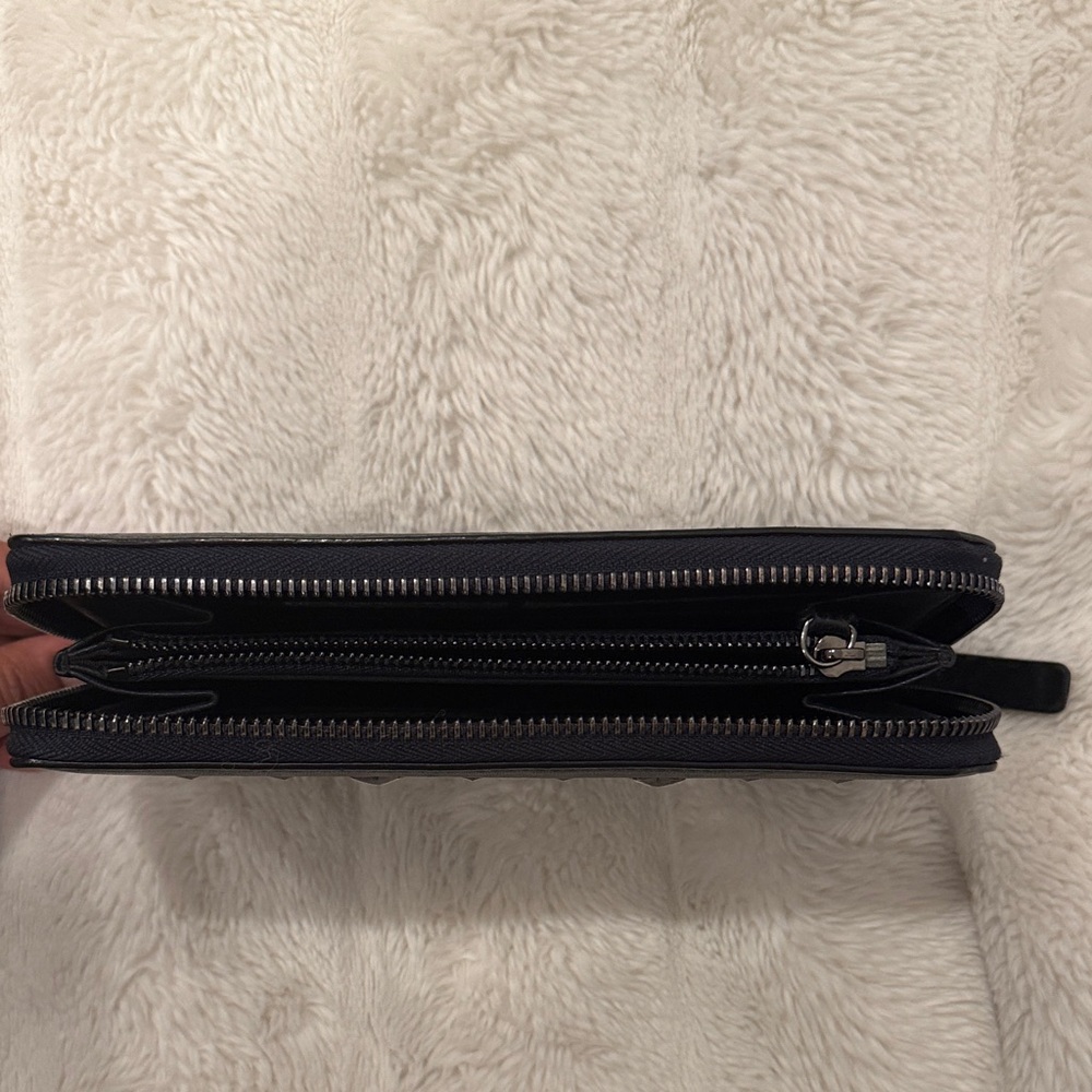 Jimmy Choo Navy Zippy Wallet with Silver Star Studs - Picture 4 of 9
